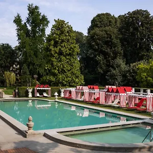 Отель Four Seasons