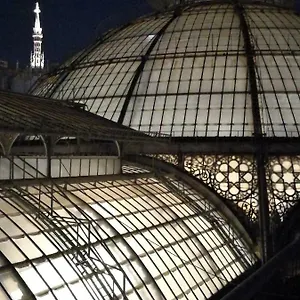 Big In Center , Milano Italia